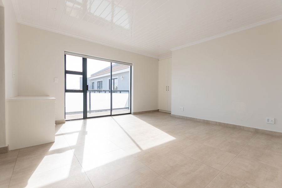 6 Bedroom Property for Sale in Myburgh Park Western Cape